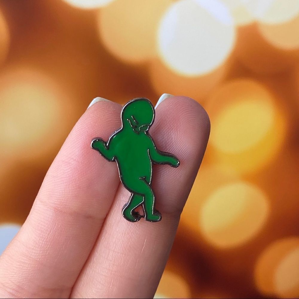 Grooving Alien Small Enamel Pin/ Brooch Lapel